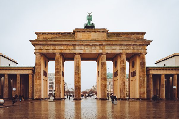 Berlin vs Paris – Educational attainment levels